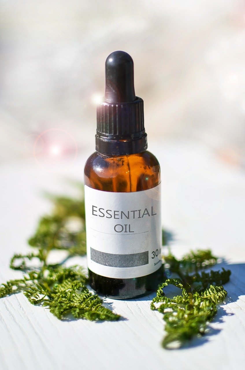 entdecken sie die welt der ätherischen öle! erfahren sie, wie diese natürlichen essenzen ihr wohlbefinden steigern, zur entspannung beitragen und in der aromatherapie eingesetzt werden können. lassen sie sich von den vielfältigen anwendungsmöglichkeiten und den vorteilen ätherischer öle inspirieren.