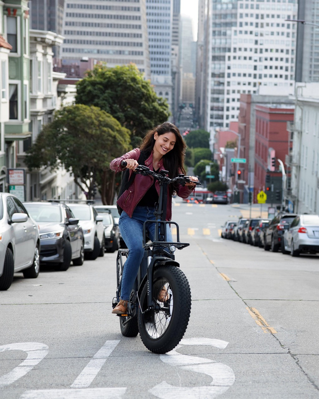 informationen und tipps zur sicherheit bei e-bike-unfällen: ursachen, prävention und erste-hilfe-maßnahmen für unfallopfer.