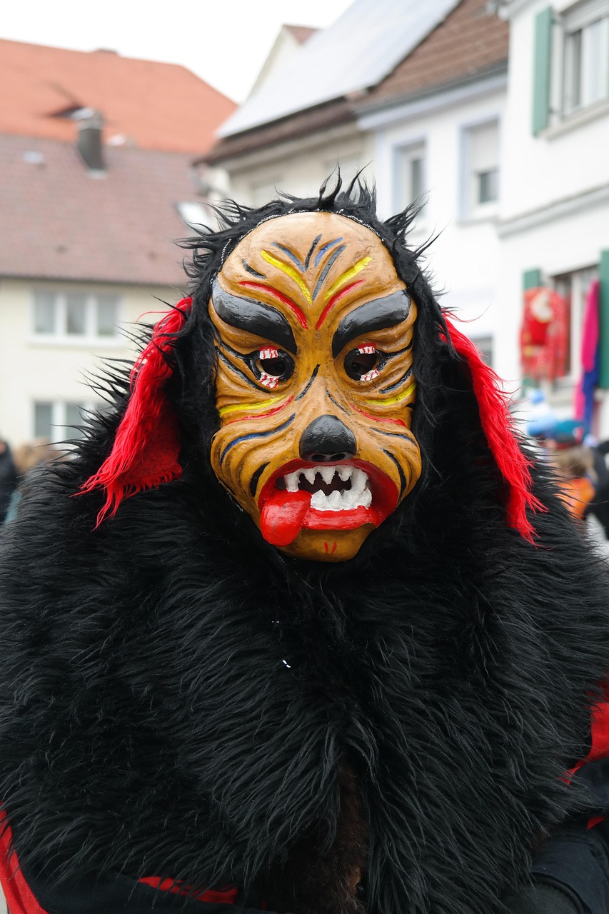 erleben sie den bunten und lebhaften straßenkarneval mit musik, tanz und festlicher stimmung inmitten der stadt.