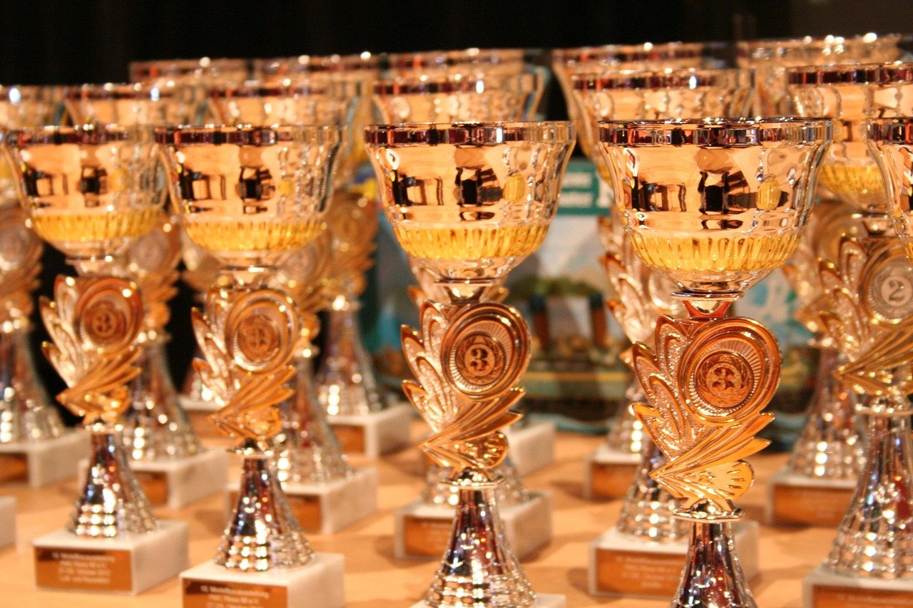 entdecken sie den prestigeträchtigen kulturpreis, der herausragende beiträge zur kunst und kultur anerkennt und fördert. inspiriert von kreativität und vielfalt, würdigt dieser preis außergewöhnliche talente und ihre werke.