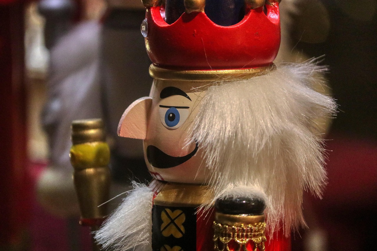 entdecken sie den zauberhaften weihnachtsmarkt mit festlicher stimmung, traditionellen ständen und köstlichen leckereien für die ganze familie.
