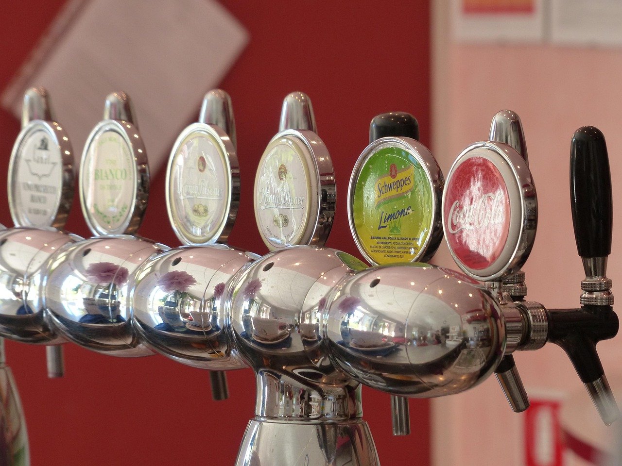entdecken sie unsere vielfältige auswahl an getränken. von erfrischenden softdrinks bis hin zu erlesenen weinen – finden sie das perfekte getränk für jeden anlass!