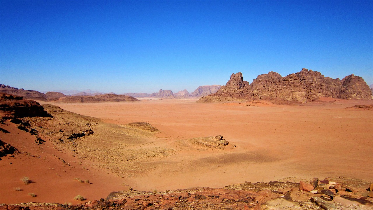 entdecken sie atemberaubende wadi-explorationstouren und erleben sie die faszinierende natur und kultur der wadis hautnah. perfekt für abenteuerlustige und naturliebhaber.