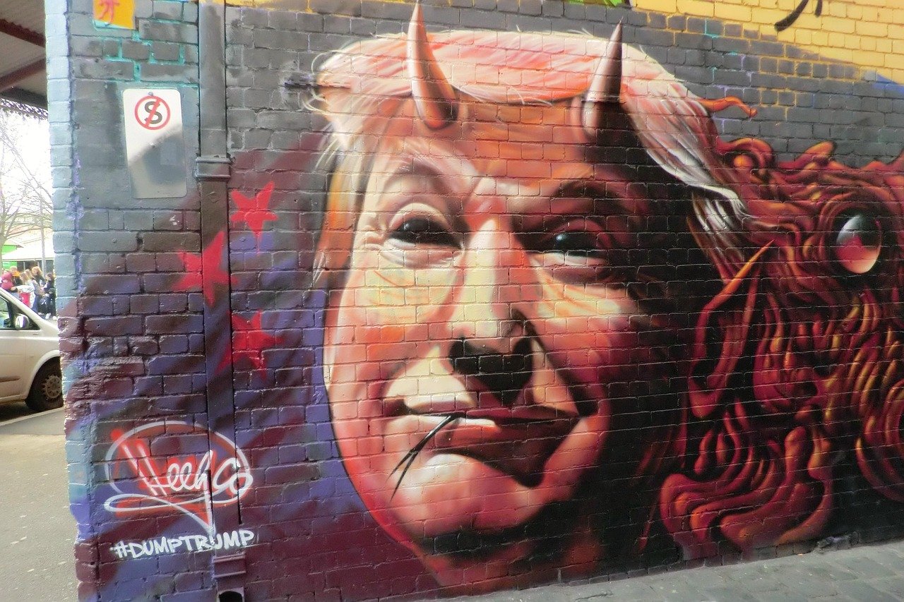 entdecken sie die neuesten nachrichten und analysen über donald trump, seine politik, seinen einfluss auf die us-vorwahlen und seine rolle in der weltgeschichte. bleiben sie informiert über die entwicklungen rund um eine der umstrittensten figuren der amerikanischen politik.
