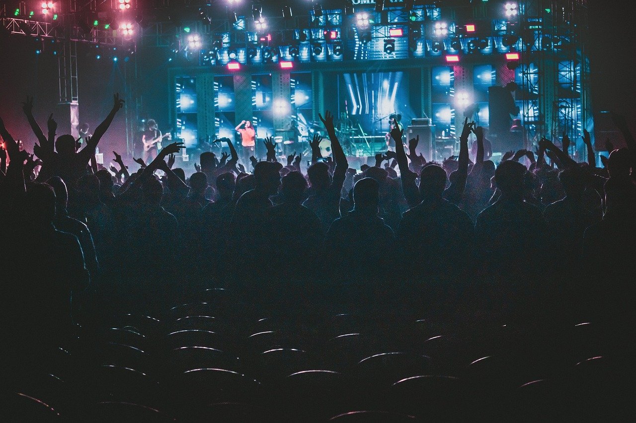 entdecken sie die aufregende atmosphäre unseres festivals, das eine vielzahl von musikrichtungen, köstlichen speisen und unvergesslichen erlebnissen bietet. seien sie teil eines unvergesslichen wochenendes voller spaß und freude!