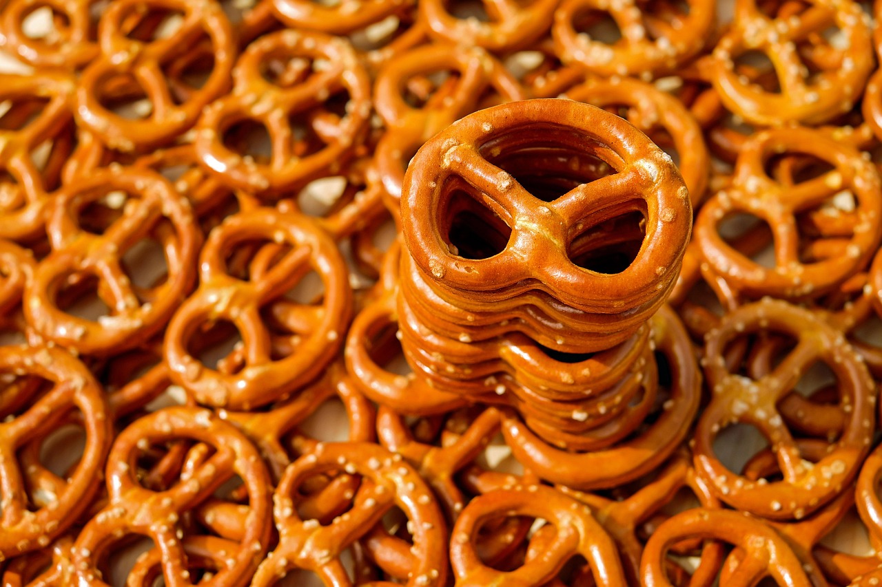 entdecken sie leckere bayerische brezeln – frisch gebacken, knusprig und perfekt für jeden anlass. genießen sie die traditionelle deutsche spezialität!