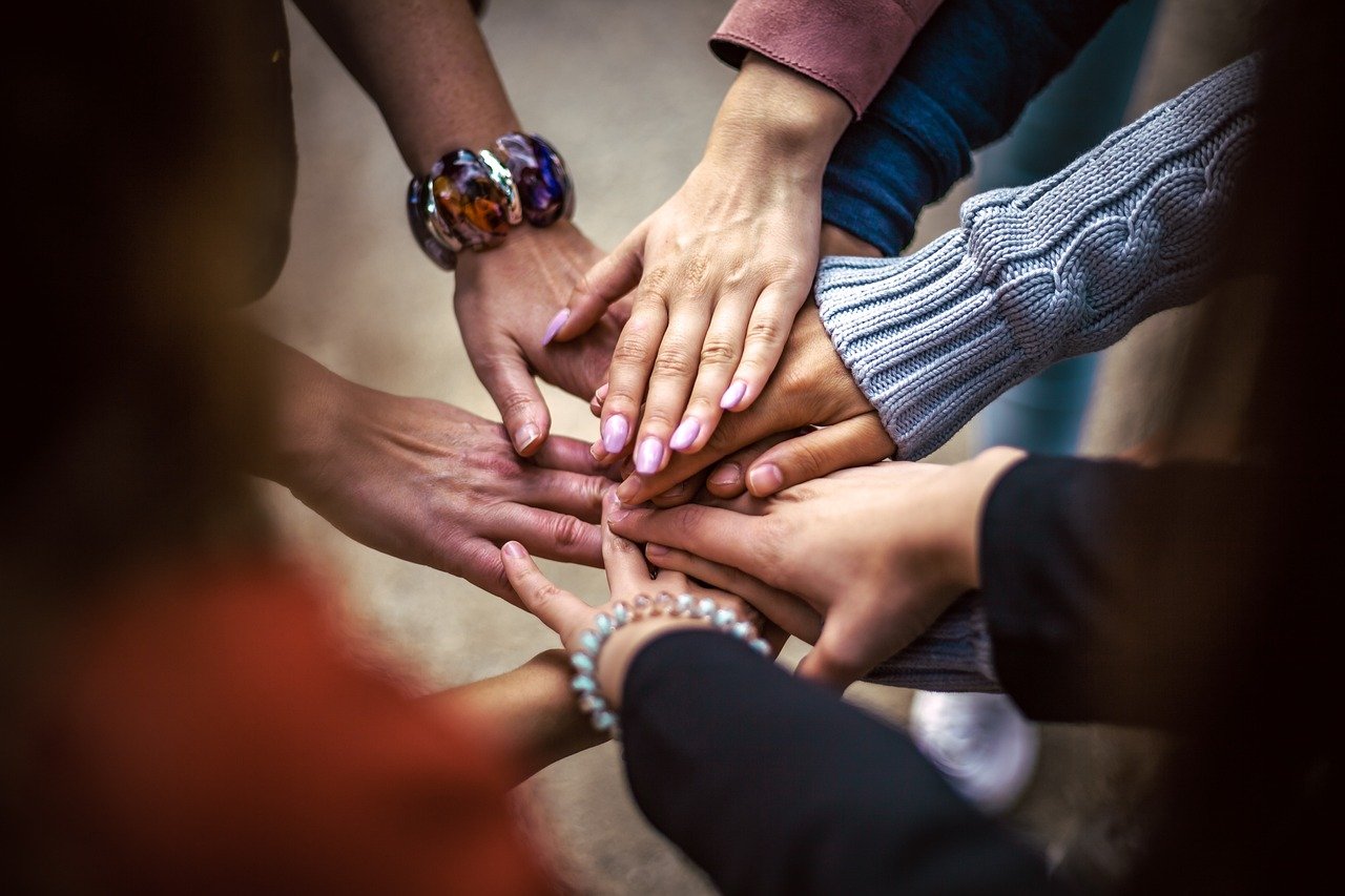 entdecken sie die kraft der gemeinschaft: vernetzen sie sich mit gleichgesinnten, teilen sie ideen und stärken sie beziehungen in einer inspirierenden umgebung.