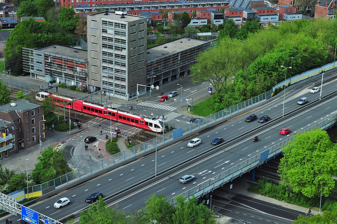 entdecken sie umfassende informationen über autobahnen: infrastruktur, sicherheit, richtlinien und spannende fakten rund um das thema straßen und verkehr.