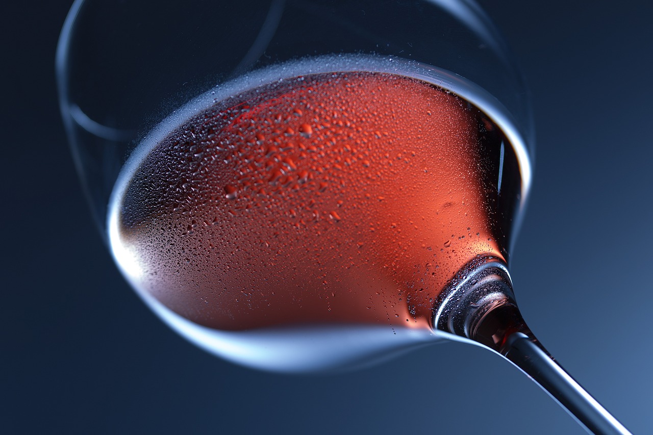 entdecken sie die faszinierende welt des weins: geschichte, rebsorten, anbaugebiete und tipps für genießer. alles rund um wein auf einen blick!