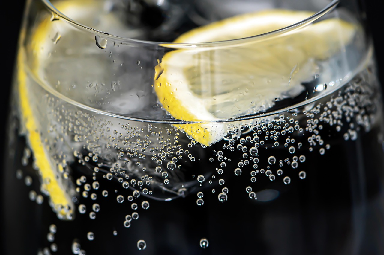 hydration: entdecken sie die bedeutung der richtigen flüssigkeitszufuhr für gesundheit und wohlbefinden. erfahren sie tipps zur optimalen hydrierung.
