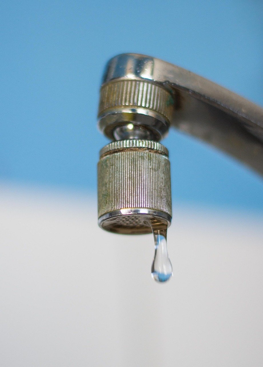 erkunden sie die vorteile von trinkwasser aus der leitung: gesund, umweltfreundlich und kostengünstig. erfahren sie, wie sie ihre wasserqualität verbessern können und welche nachhaltigen optionen verfügbar sind.