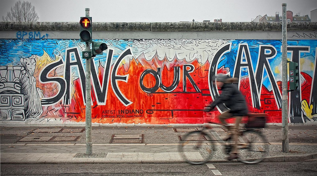 Bildung, politische Einflüsse und die Rolle der Kunst im gesellschaftlichen Diskurs
