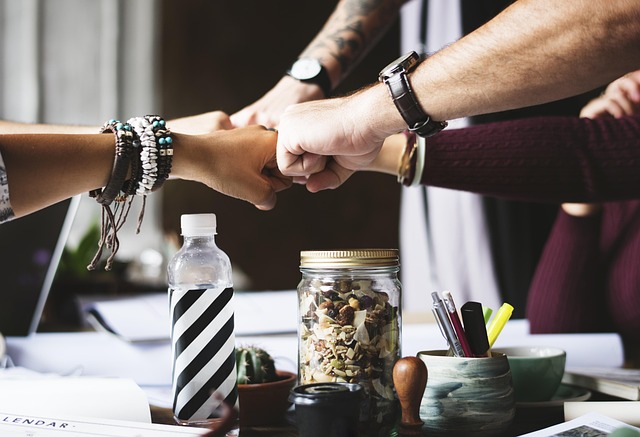 Schlendern, Freunde treffen und Gaumenfreuden entdecken: Der Kläuschenmarkt in Elsenfeld