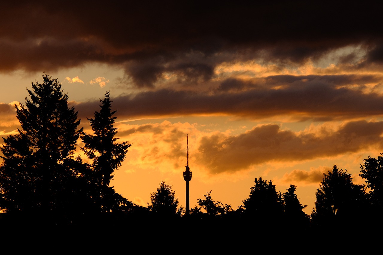 Entdeckung eines neuen Aussichtsturms in den malerischen Bergen Polens